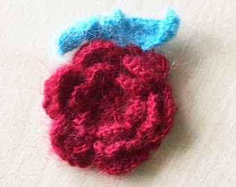 jolie fleur au crochet bi colore bordeaux