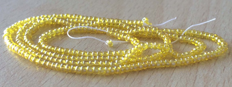 jolie petites perles jaunes 11/0 petite quantité image 1