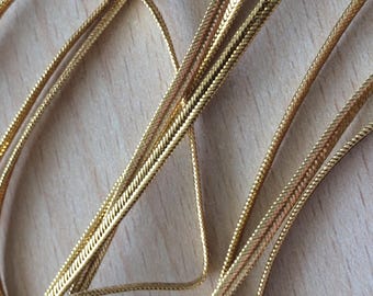 pretty fine soutache / gold stripe