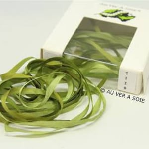 Silk ribbon 2120 degraded 4 mm French quality with silkworm