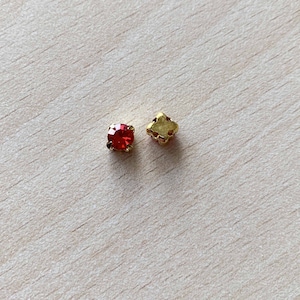 Swarovski-Strass-Cabochon „Kittens“ 4 mm helles Siam
