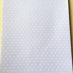 Tissu adhésif motif: lilas pois blancs  200 x 150 mm (A5)