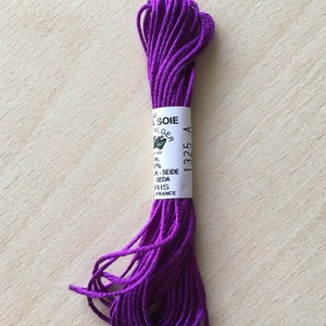 échevettes de soie d'Alger mauve fluo