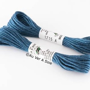 Silk skeins of Algiers 1715 grey slate