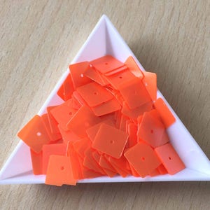 paillette carré orange  10 mm en vrac
