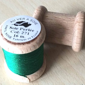 Pearl silk bobbin 271 meadow green &quot;Au ver à soie&quot;