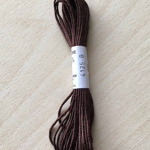 échevettes de soie d'Alger 4125B clou de girofle