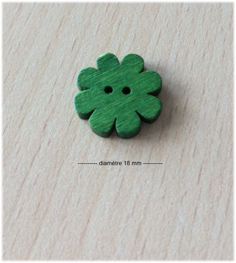 pretty green 18 mm in diameter wooden flower shape pretty green 18 mm in diameter wooden flower shape