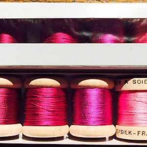 Pack der Entdeckung Perlen Seide rose
