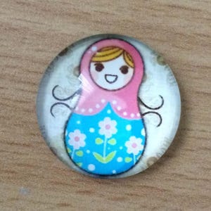joli pendentif cabochon en verre motif matriochka 06