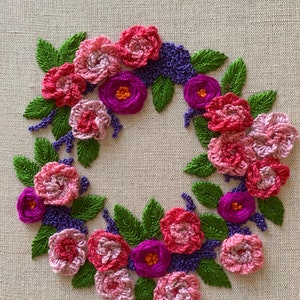 description traditional embroidery &quot;floral crown&quot; to download