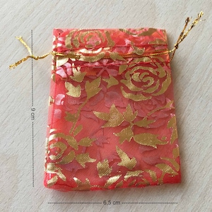 kleiner Beutel aus rot- und goldfarbenem Organza, Größe 9 x 6,5 cm
