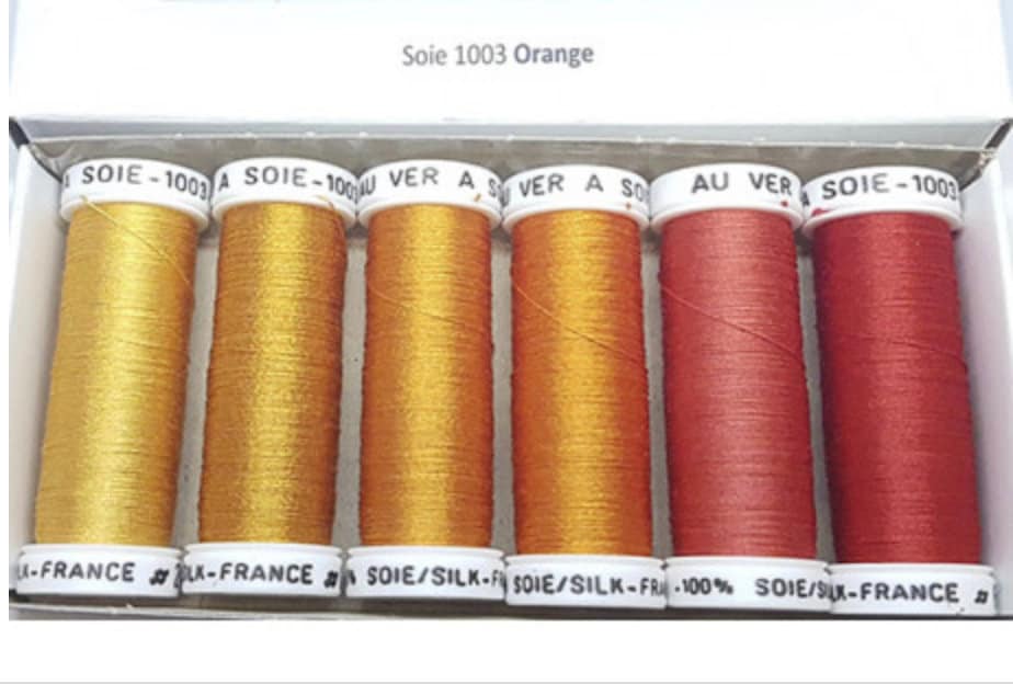 Carré De Soie 100% Signé Antoine - Couleur Blanc - Occasion Vintage - Thème Art