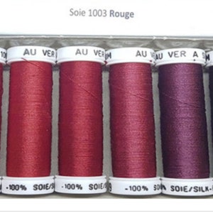 Pack of silk thread 1003 shade red