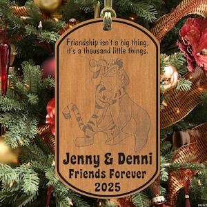 Bande dessinée, décoration de Noël AMIS, personnalisée avec des NOMS ! Meilleures amies en bois d'aulne gravées au laser Amitié meilleures amies