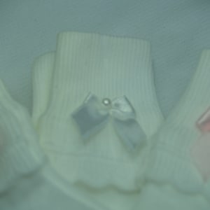 Säugling Mädchen Phantasie niedlichen Bogen Babysocken 3 Paare, Silber Bogen, Rot, Weiß Rosa, Babypartygeschenk, verschiedene Babysocken, Weiß Nylon