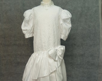 Vintage First Holy Communion Dress White Size 8 1/2 PLUS SIZE Girls Gown, Victorian, Drop Waist,Puff 3/4 Sleeve, 80s, Retro Wear, Size 14