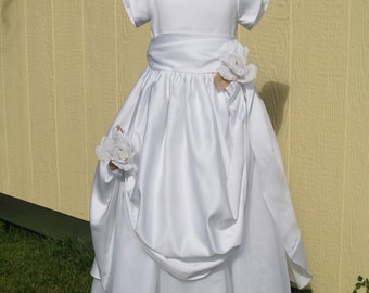 Girls White Floor Length Rose Gown Size 4, All Over Satin, Pick Ups, Gathered Skirt, Roses, Flower Girl, First Communion, Beauty Pageants