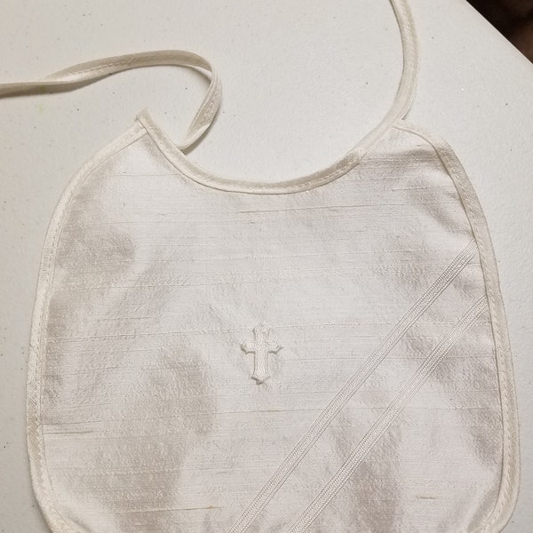 SILK Baptism Bib Off-White Cross appliqué, Raw Silk Off White, UNISEX Bib for Christening, Blessing Accessory, Baby Gift, Outfit