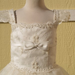 Ivory flower Girl Dress Size 6 full, Lace Bodice, Bows and pearls, Fluttering See Thru Half Cap Sleeve, Organza Skirt,Pageant Gown,Communion