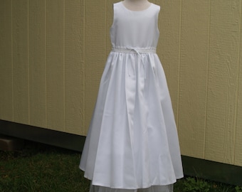 White Communion dress US Size 6,Flower Girl dress Size6 full length,Satin Sleeveless fullSkirt Communion Dress, Lace Dress Elegant,White Bow