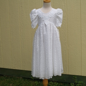 White DRESS T-Length flower girl US Size 6 white Lace,Venice Lace Christening DRESS,Blessing Day Wear, Flower Girl, Empire Waist, Retro Look