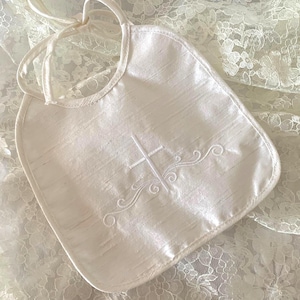 SILK Baptism Bib Off-White Cross appliqué, Raw Silk Off White, UNISEX Bib for Christening, Blessing Accessory, Baby Gift, Outfit
