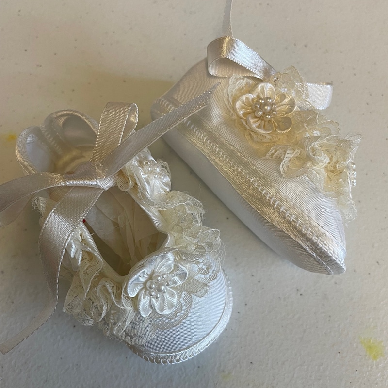 Lace-up Celebration Pram Shoes in Ivory (17-20EU)