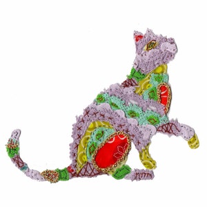 Vintage Textile Cat Wall Art: Handmade Lace Home Decor