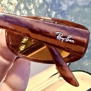 Gafas de sol Ray-Ban Sidestreet RB2129 938 con elegante diseño de madera y protección UV B15 imagen 4