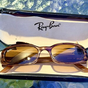 Gafas de sol Ray-Ban Sidestreet RB2129 938 con elegante diseño de madera y protección UV B15 imagen 3