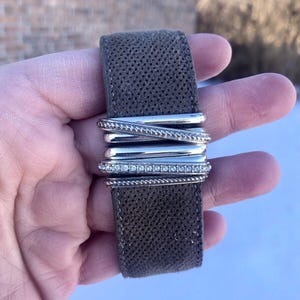 Brighton JF4480 Neptunes Rings breites modernistisches Lederarmband Einzelverkauf USD88 Bild 5