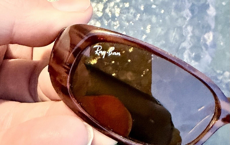 Gafas de sol Ray-Ban Sidestreet RB2129 938 con elegante diseño de madera y protección UV B15 imagen 6