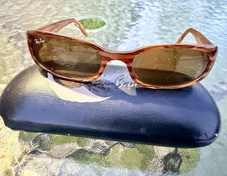 Gafas de sol Ray-Ban Sidestreet RB2129 938 con elegante diseño de madera y protección UV B15 imagen 2