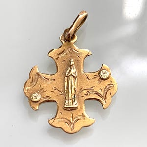18 Karat Gold Antiker französischer Anhänger „Unsere Liebe Frau von Lourdes“.