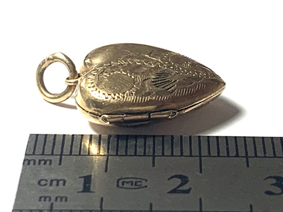 9ct 375 Gold Vintage Locket dated 1977 - image 8