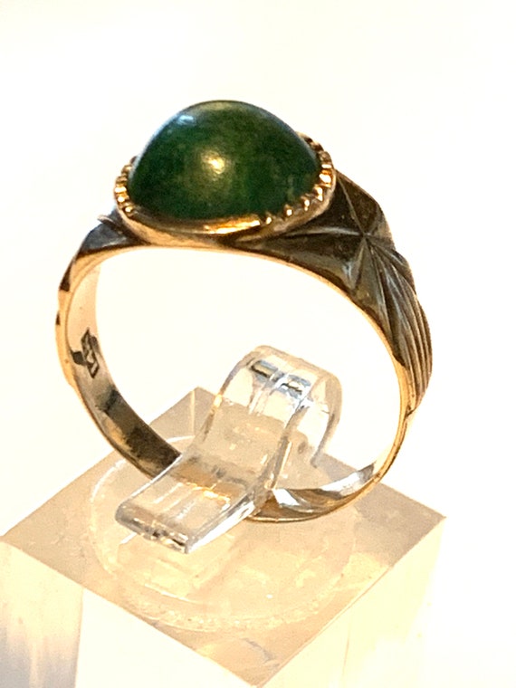 14ct 585 Gold Jade Stone Ring