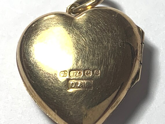 9ct 375 Gold Vintage Locket dated 1977 - image 6