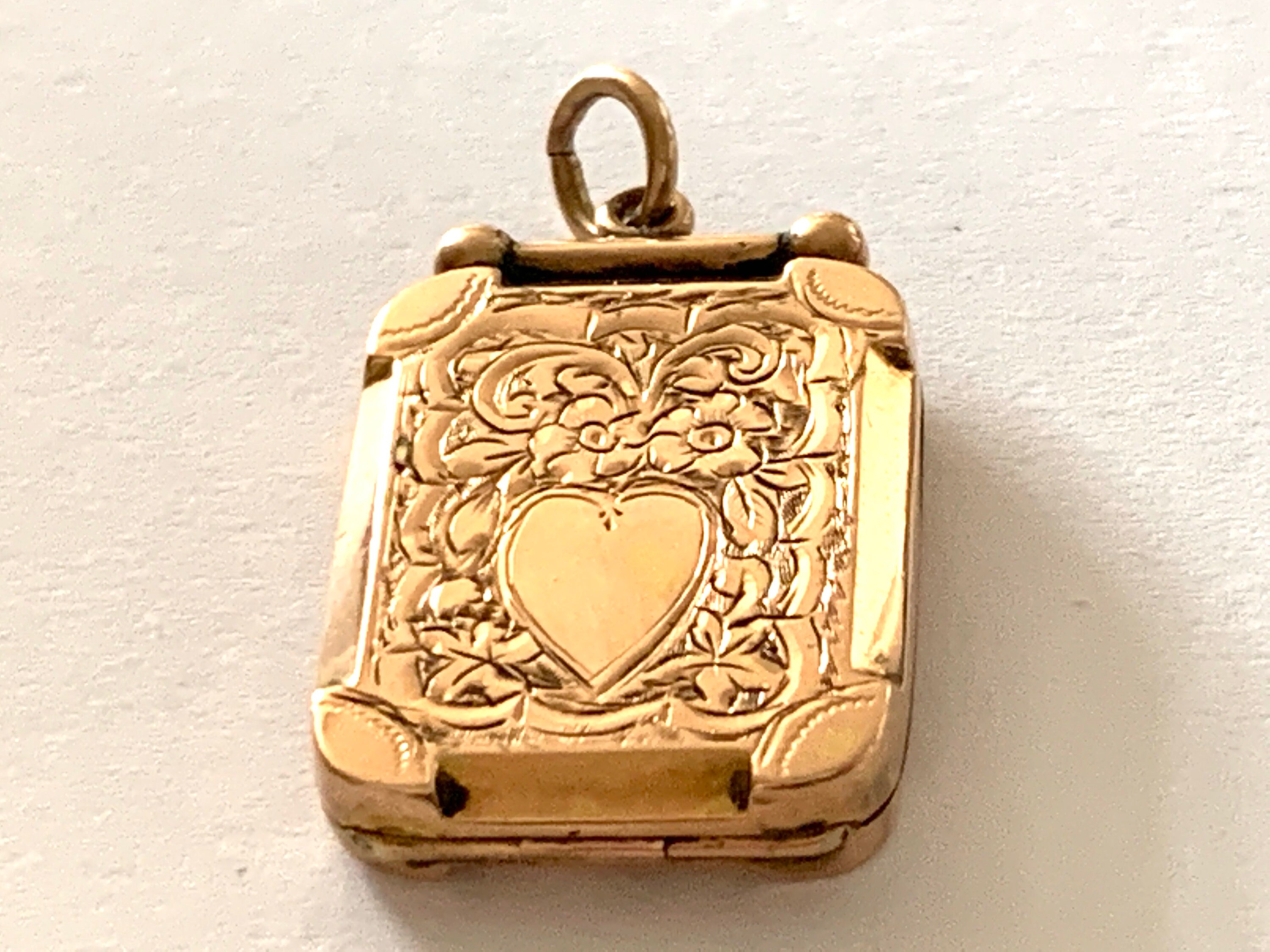 Gs Names Lockets 9ct Gold Antique Locket - Etsy