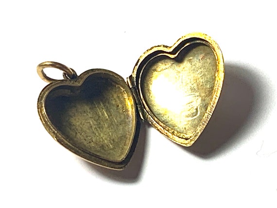 9ct 375 Gold Vintage Locket dated 1977 - image 5