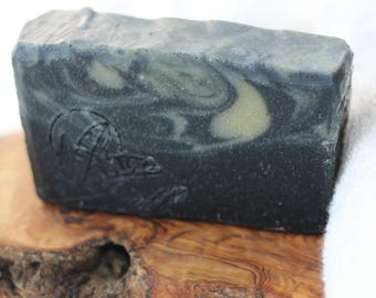 Jabón de carbón y aloe / Jabón de limpieza profunda para rostro y cuerpo / Cuidado para pieles grasas y con tendencia al acné