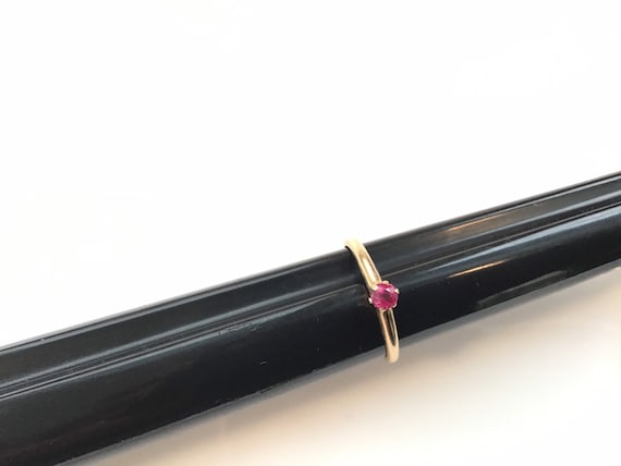 Antique ruby solitaire claw set Victorian to Edwa… - image 1