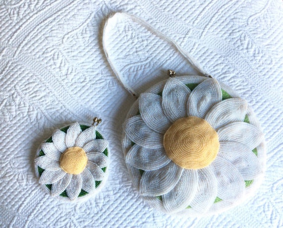 DeLill beaded flower hand bag purse  Daisy 1960s - image 1