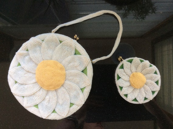 DeLill beaded flower hand bag purse  Daisy 1960s - image 3