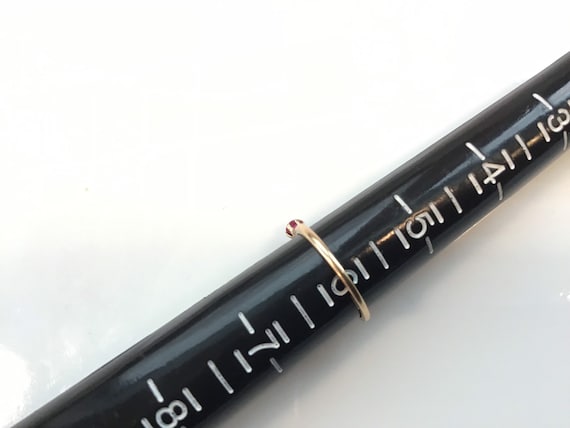 Antique ruby solitaire claw set Victorian to Edwa… - image 3