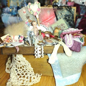 Artisan Dollhouse Trunk BCT02