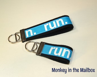 Porte-clés Run, Running Key Chain, Runner Key Ring, Porte-clés, Porte-clés avec bracelet, Porte-clés avec bracelet, cadeau d'anniversaire pour elle, lui, PRÊT À EXPÉDIER