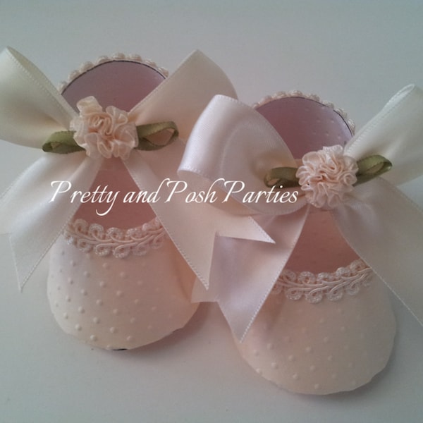 10 Adorable Embossed Beige/Cream Paper Shoe Favor Boxes