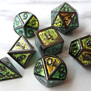 Metal Dice Set DND,Dragon And Dungeon, Glitter Polyhedral Metal Dice Set D&D, green and yellow colors, D20 D10 D8 D6 D4 RPG Dice Set (MT06)