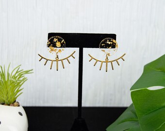 Pendientes acrílicos de pan de oro / Pestaña de latón ~ Pendientes colgantes cortos